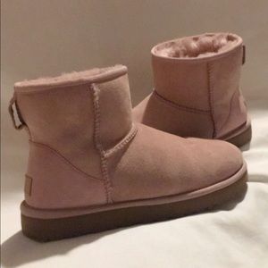 Women’s UGG Classic Mini